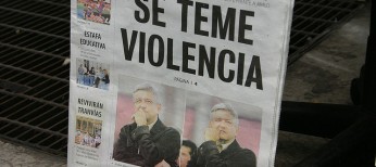 Fotografía: "Periódico en un local de Reforma" por Chad Santos @ Flickr