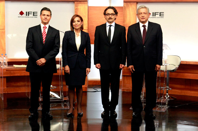 Candidatos presidenciales en el primer debate organizado por el IFE