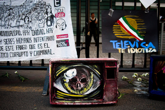 Fotografía: "#OcupaTelevisa GDL" por Marte Merlos @ Flickr