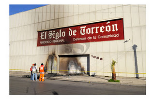 Ataque a las oficinas del periódico El Siglo de Torreón. Foto: Archivo  